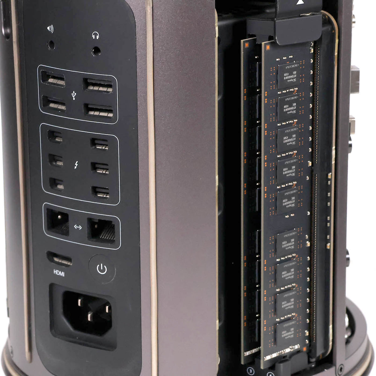 中古 Mac Pro A1481 ストレージ無し ジャンク品 実物写真