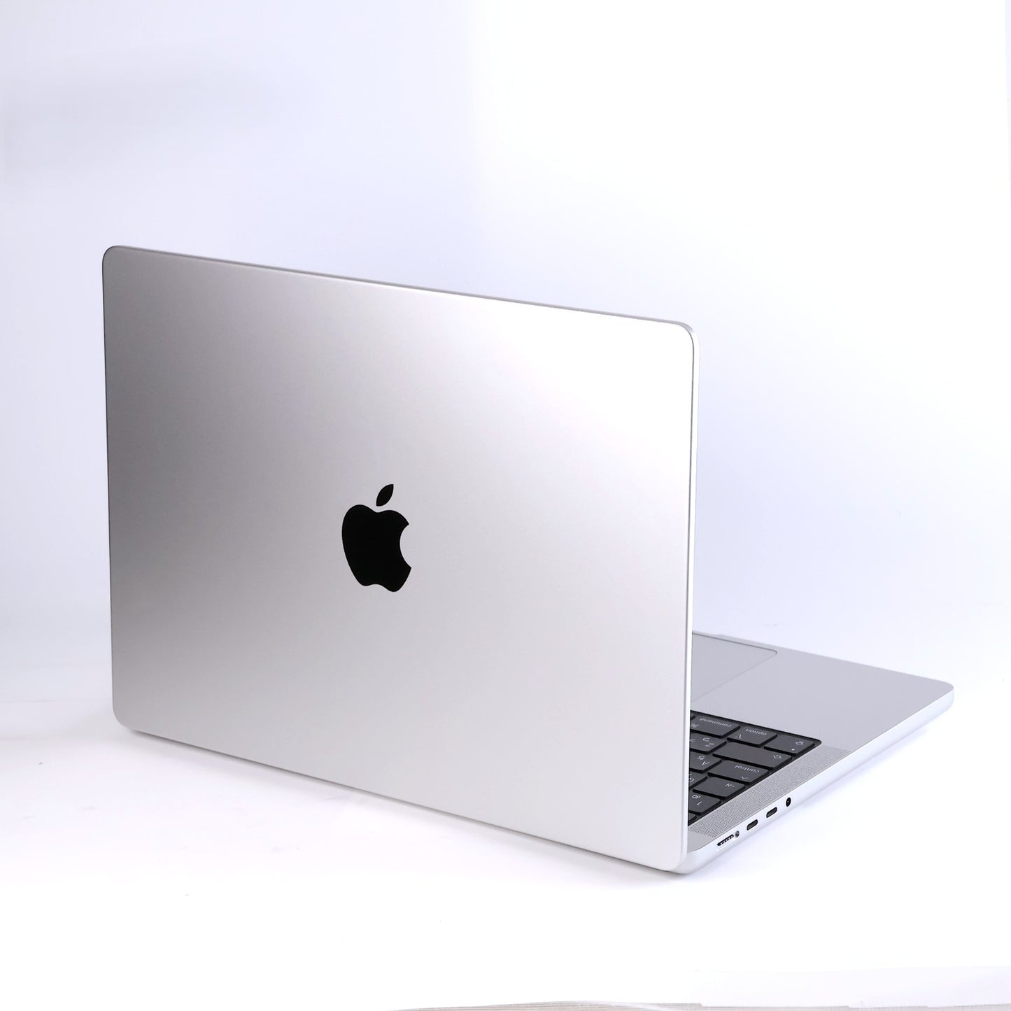 中古 MacBook Pro M3 14インチ 2023 512GBSSD 18GB 11コアCPU 14コアGPU Apple MRX63J/A シルバー