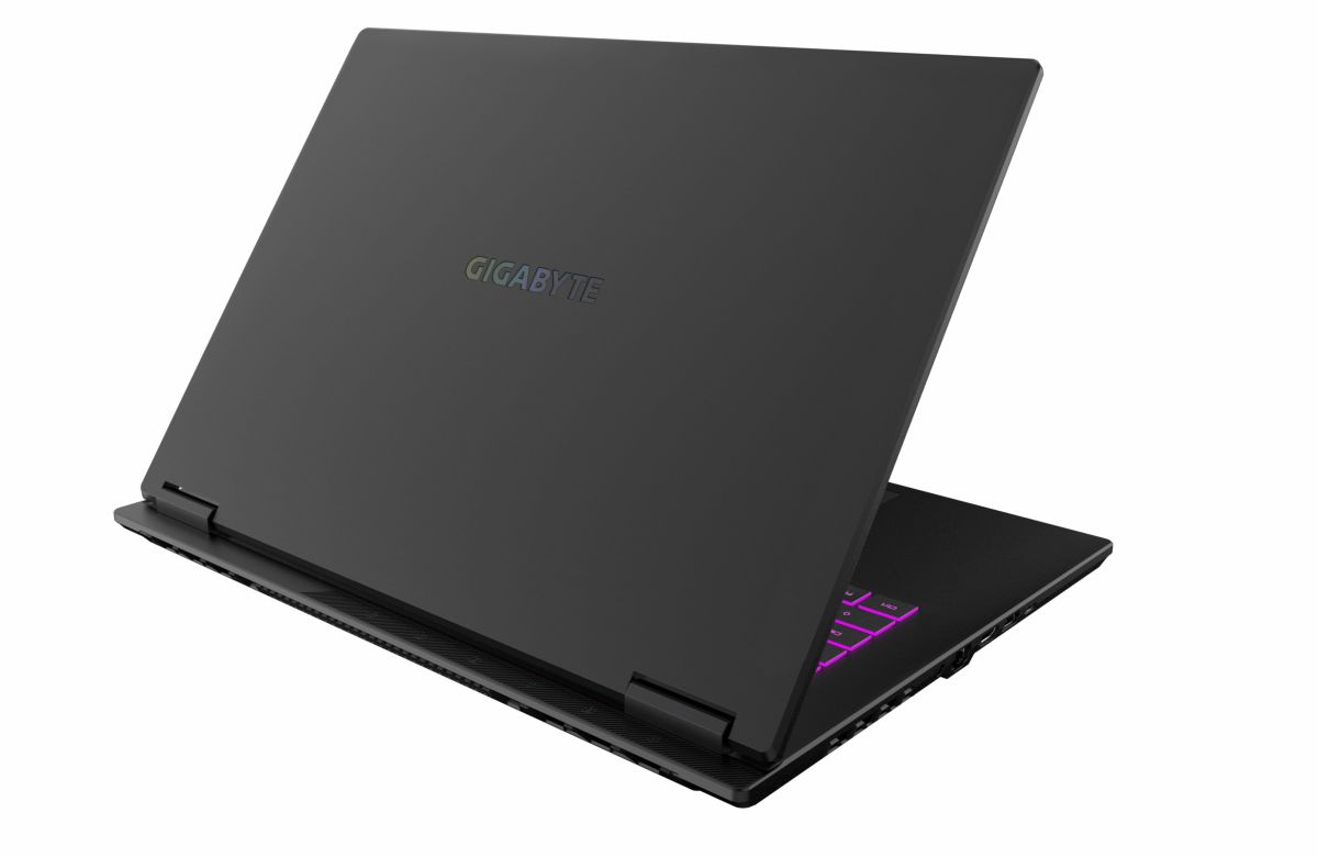 新品 ゲーミングノートPC GAMING A18 Ryzen 7 260 RTX5070 32GB