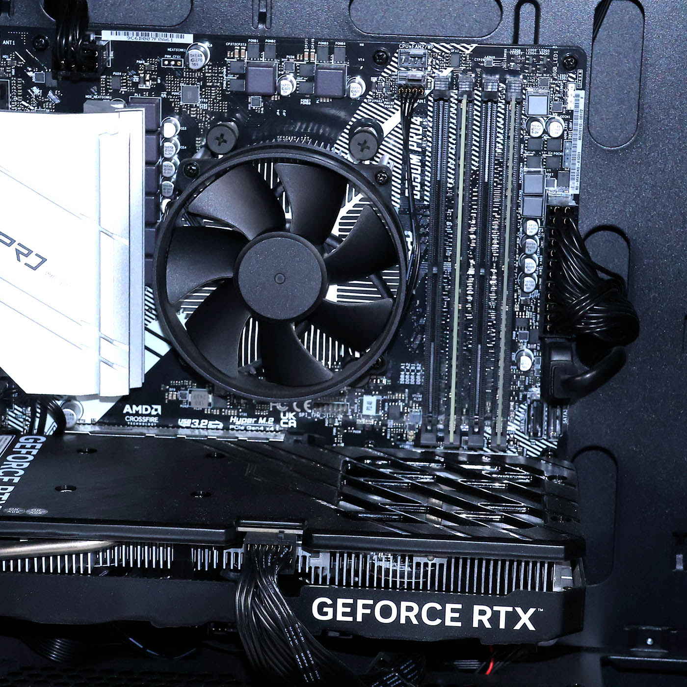 中古 ゲーミング向け 組立デスクトップパソコン RTX-4060 32GB 512GB Win11