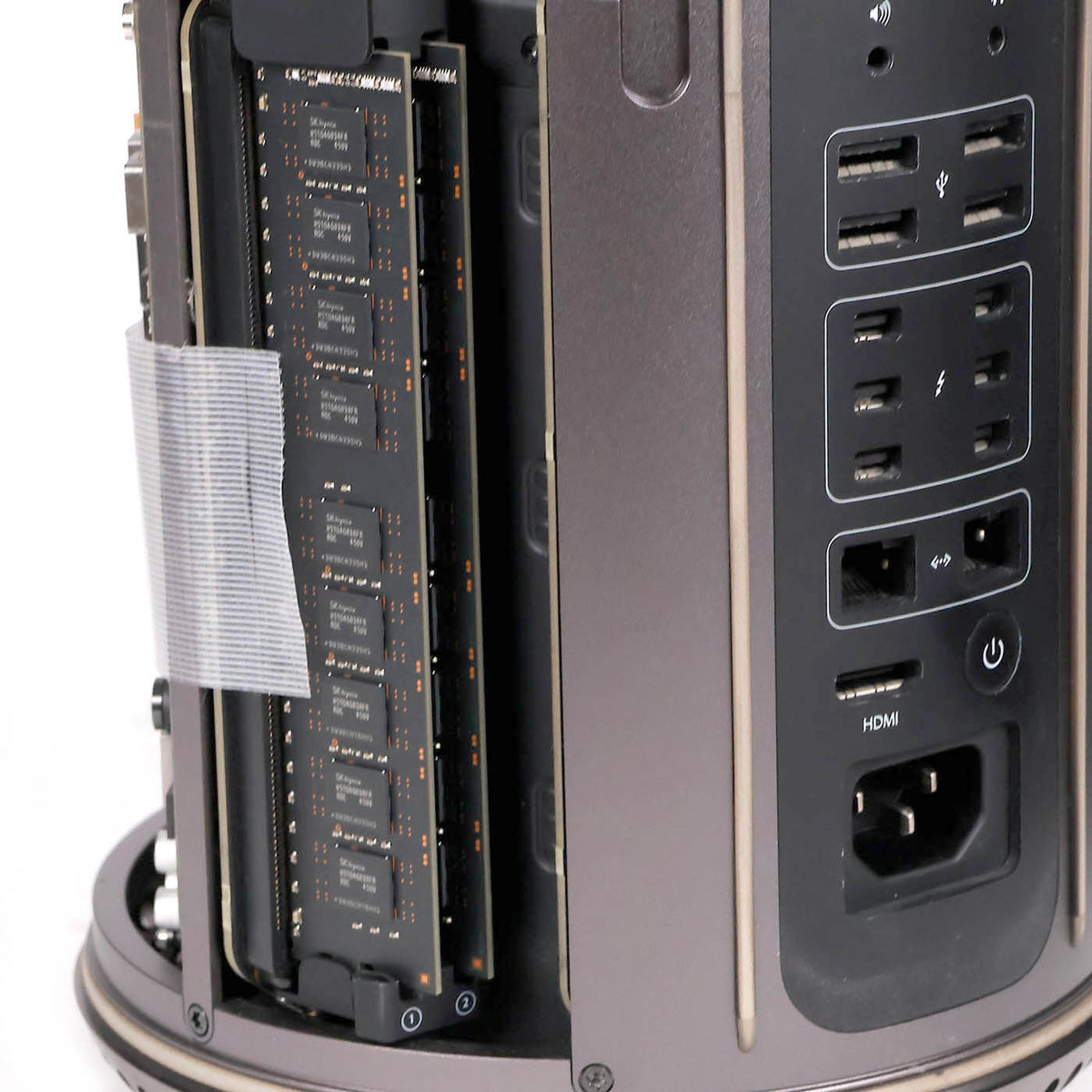 中古 Mac Pro A1481 ストレージ無し ジャンク品 実物写真